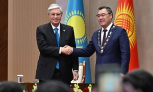 Президент Садыр Жапаровты «Алтын Қыран» орденімен марапаттады