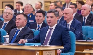 Үш жылда бюджет тапшылығын екі есеге жуық төмендетеміз — Олжас Бектенов
