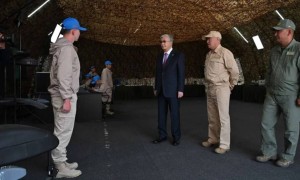 Президент FPV-дрон операторларын даярлайтын инновациялық оқу-жаттығу кешенімен танысты