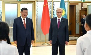 Президент Си Цзиньпинді Астана әуежайынан қарсы алды