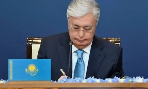 Мемлекет басышысы хатшылықтың ҚР аумағында болуы шарттары туралы заңына қол қойды