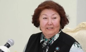 Сара Алпысқызы ауруханада ем қабылдап жатыр – Айдос Үкібай