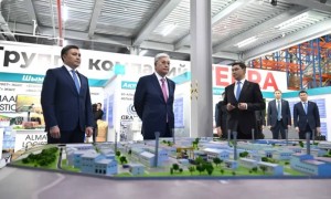 Мемлекет басшысы Шымкенттегі сауда-логистика орталығына барды