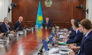 Ақпараттық жүйесі жиі істемей қалады: Бектенов ХҚК орталықтары қызметін сынға алды