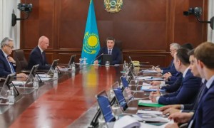 Ақпараттық жүйесі жиі істемей қалады — Бектенов ХҚК орталықтары қызметін сынға алды