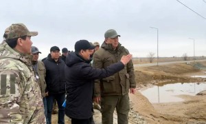 Қанат Бозымбаев Ақтөбе облысында су тасқыны кезеңінің өтуін тексерді