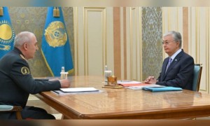 Президент ҰҚШҰ саммиті алдында Қорғаныс министрін қабылдады