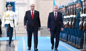 Қасым-Жомарт Тоқаев Шавкат Мирзиёевті Ақордада қарсы алды