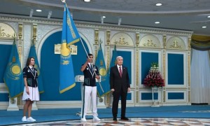 Президент Олимпиадаға қатысатын Қазақстан құрамасының мүшелеріне Мемлекеттік туды тапсырды