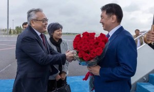 Моңғолия Президенті ШЫҰ саммитіне қатысу үшін Астанаға ұшып келді