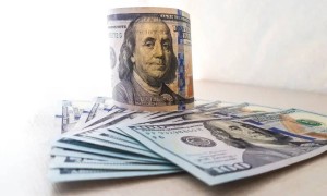 Қор нарығында доллар 1,52 теңгеге қымбаттады