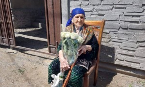 Жамбылда 101 жастағы әже «Таза Қазақстан» акциясына үлес қосты