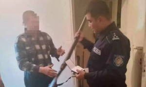 Түркістан облысы тұрғындарынан 50-ден астам тіркелмеген қару тәркіленді