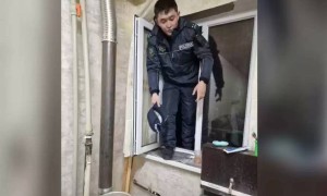 Таразда полиция инспекторы иіс тиіп, ес-түссіз жатқан бір үйдің 5 адамын құтқарып қалды