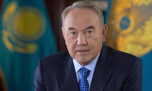 Назарбаевтың мемлекет негізін қалаудағы мәртебесі туралы норма бұрыннан бар – Қошанов
