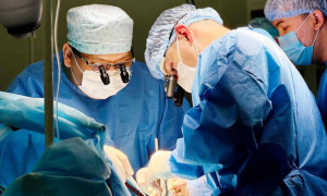 ТУА БІТКЕН ЖҮРЕК АНОМАЛИЯСЫ БАР ҮШ ЖАСАР НАУҚАСҚА БІРЕГЕЙ ОТАСЫ СӘТТІ ЖАСАЛДЫ