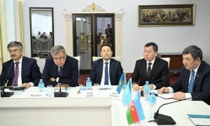Дархан Қыдырәлінің үш бірдей кітабы жарық көрді
