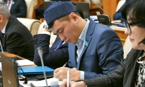 Оқушылардың ChatGPT-ді пайдалануын шектеу керек — депутат