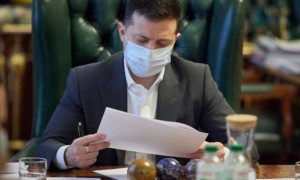 Украина президенті жаппай мобилизациялау туралы жарлыққа қол қойды
