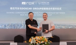 DOSCAR компаниялар тобы ROX MOTOR премиум жол талғамайтын көлік өндірушісімен эксклюзивті Дистрибьюторлық келісімге қол қойды