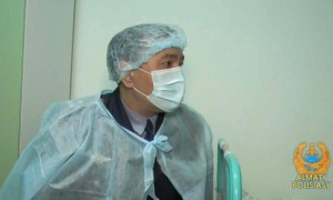 Алматылық полицейлер қаралы қаңтарда зардап шеккен әріптестеріне барды