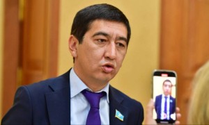 Депутат халықтың Астана мен Алматыға жаппай көшуіне қарсы (ВИДЕО)