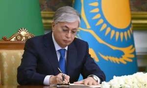 Президент алдағы үш жылға арналған бюджет туралы заңды мақұлдады