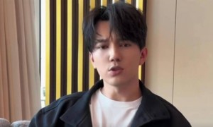 "Мишабай, бауырым!" Димаш Михаил Шайдоровқа көлік сыйлады