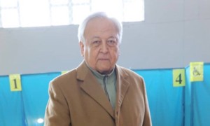 Қазақстан Жазушылар одағының төрағасы Мереке Құлкенов те өз таңдауын жасады