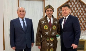 АЙДЫН РАХЫМБАЕВ НҮКІСТЕ ӨЗБЕК КӘСІПКЕРІМЕН БІРГЕ «АНАЛАР ҮЙІН» АШТЫ