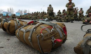 Ресей әскерін «азаматтарын қорғауға» аттандырмақ: Қазақстан үшін қауіп пе, әлде заңдылық па?