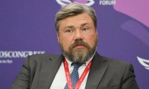 Кремльге жақын олигархтың мәлімдемесі: Ресей элитасындағы көзқарас өзгерісінің белгісі ме?
