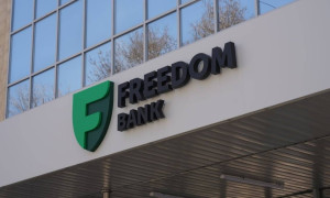 «Жүйке талшықтарымды бір-бірлеп үзді». Freedom журалистің банк қосымшасын бұғаттап тастады