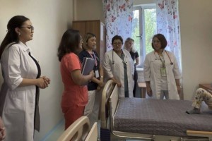 Алматыда мөлдір қабығын трансплантаттау арқылы екі пациенттің көру қабілеті қайтарылды