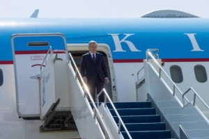 Шавкат Мирзиёев Қазақстанға келді
