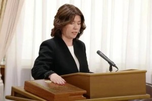 Премьер-министр Жұлдыз Сүлейменованың антын тыңдамай шығып кетті (ВИДЕО)