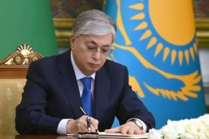 Президент алдағы үш жылға арналған бюджет туралы заңды мақұлдады