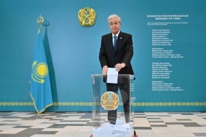 Президент Қасым-Жомарт Тоқаев республикалық референдумда дауыс берді