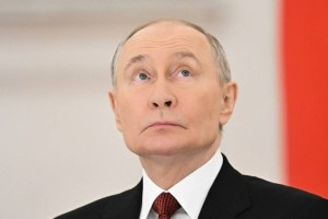 «Бәрі де майдан үшін»: Кремль Ресейді ұзаққа созылатын соғысқа қалай бейімдеп жатыр?