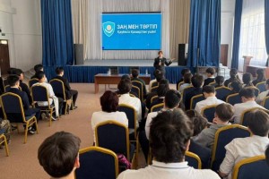 «Заң мен тәртіп»: елордалық оқушыларға цифрлық қауіпсіздік бойынша лекция өтті