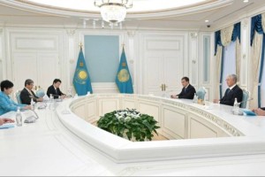 Мемлекет басшысы Токио губернаторы Юрико Коикэні қабылдады