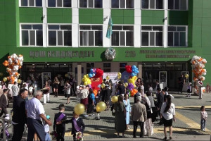 Алматыда 20 мыңға жуық оқушы жаңа оқу жылына көмек алады