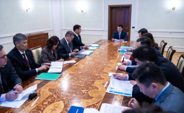 Ерлан Қарин еңбек адамдарының жетістігін тұрақты насихаттауды тапсырды