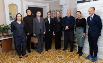 Астанада «Қорғау» дағдарыс орталығындағы әйелдер мен балаларға қолдау көрсетілді