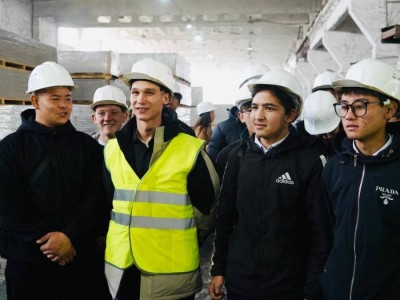 Өндіріс әлеміне қадам: Абай облысының жастарына кәсіптік бағыт берілді