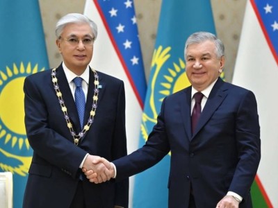 Қасым-Жомарт Тоқаевқа Өзбекстанның ең жоғары мемлекеттік наградасы табысталды