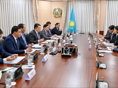 Бозымбаев Азия даму банкімен су және энергетика саласындағы жобаларды пысықтады