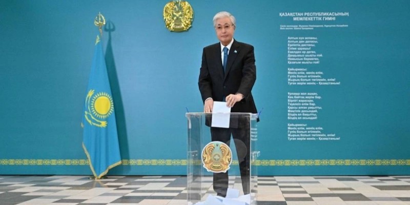 Президент Қасым-Жомарт Тоқаев республикалық референдумда дауыс берді