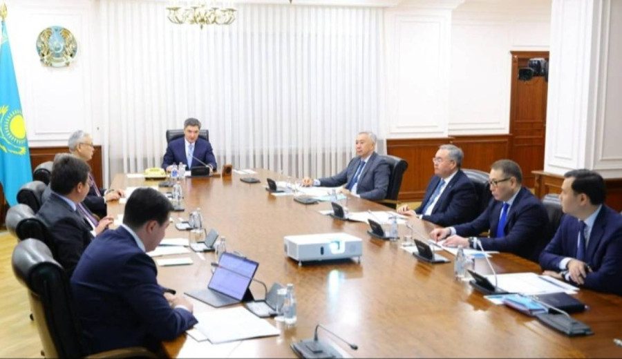 Олжас Бектенов инвестиция тарту жүйесін жетілдіру мәселелері жөнінде кеңес өткізді