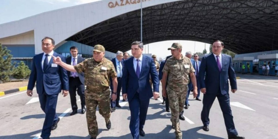 Олжас Бектенов Қырғызстанмен шекарадағы өткізу пункттерін жаңғырту барысымен танысты